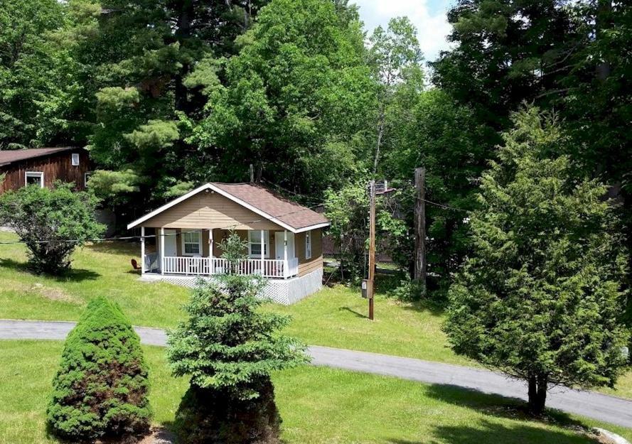 Rock Castle Resort Lake George Exterior foto